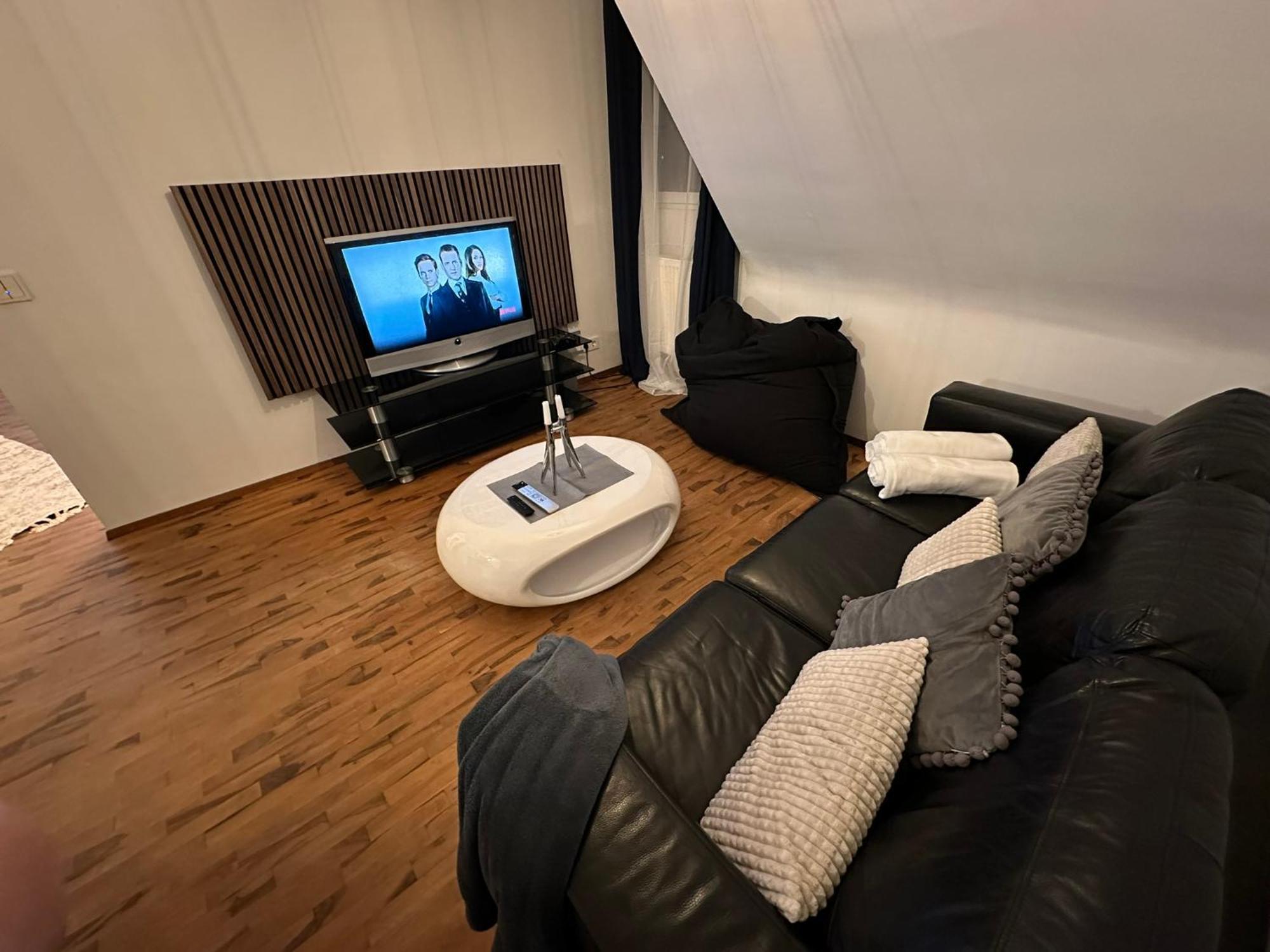 77m² - 3 Zi Modern Zentrum Kueche Dachterrasse Wlan Apartment *